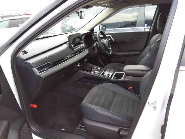 三菱 アウトランダーＰＨＥＶ ＰＨＥＶ ２．４ Ｇ ４ＷＤ R5年 (四国) 99