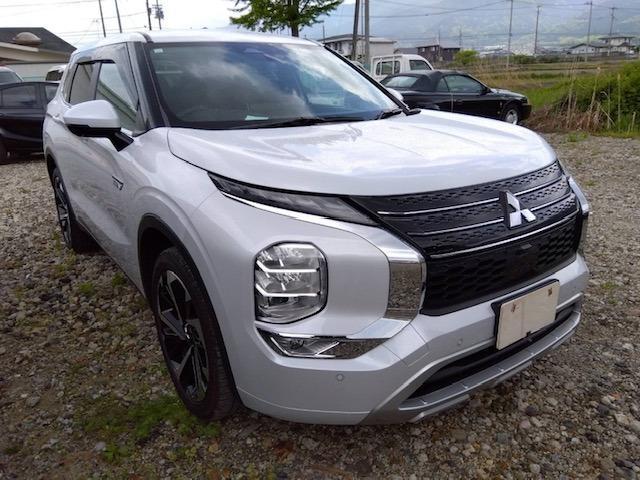 三菱 アウトランダーＰＨＥＶ ＰＨＥＶ ２．４ Ｇ ４ＷＤ R5年 (四国) 99