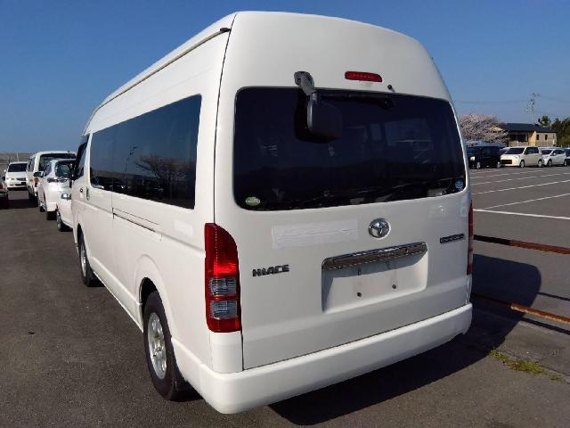 トヨタ ハイエースワゴン ２．７ グランドキャビン ４ＷＤ H22年 (四国) 99
