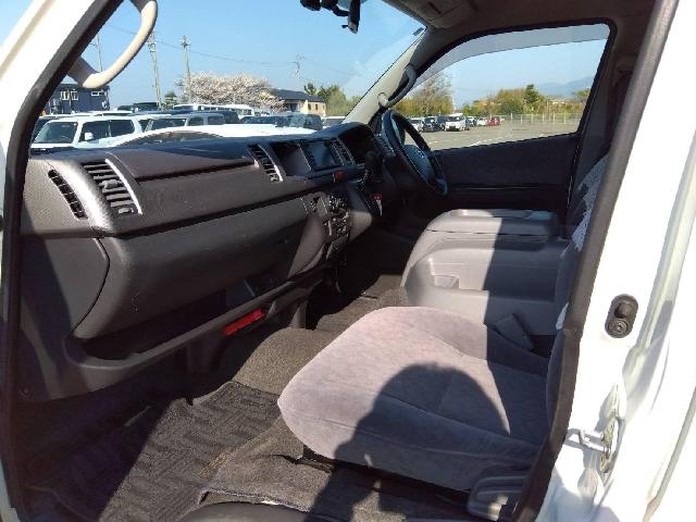 トヨタ ハイエースワゴン ２．７ グランドキャビン ４ＷＤ H22年 (四国) 99