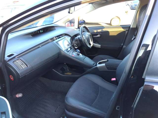 トヨタ プリウス １．８ Ｇ H25年 (四国) 99