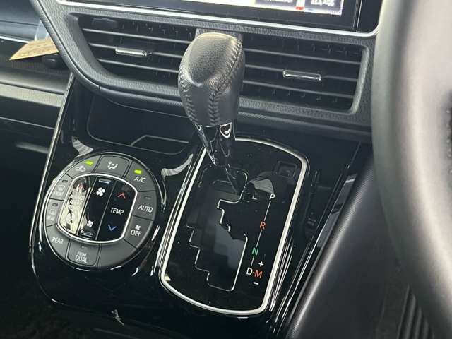 トヨタ ノア ２．０ ＳＩ ＷＸＢ ４ＷＤ H30年 (東北) 99