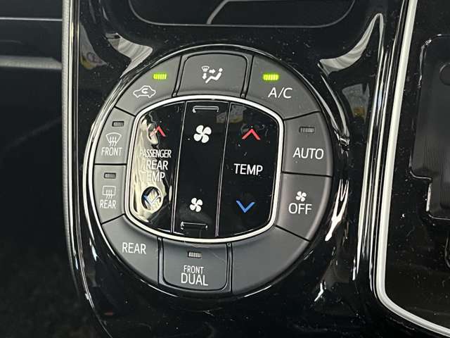 トヨタ ノア ２．０ ＳＩ ＷＸＢ ４ＷＤ H30年 (東北) 99