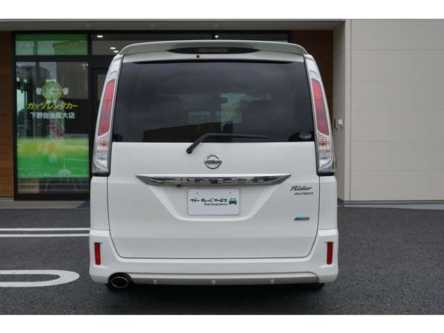 日産 セレナ ２．０ ライダー ブラックライン H24年 (関東) 99