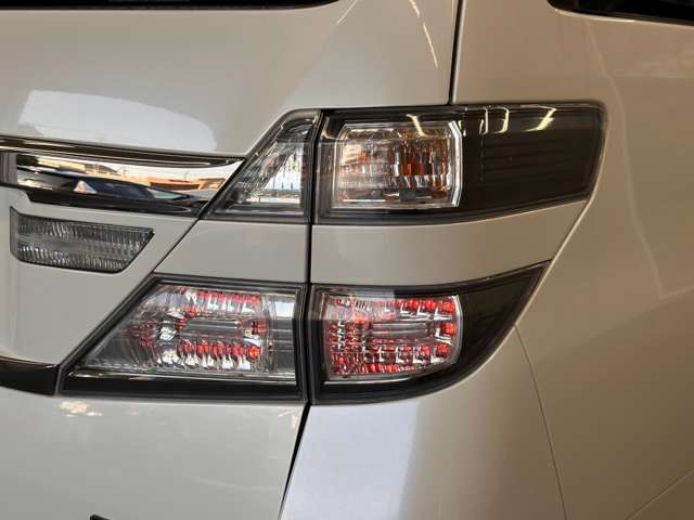 トヨタ ヴェルファイア ２．４ Ｚ ゴールデンアイズＩＩ H26年 (近畿) 99