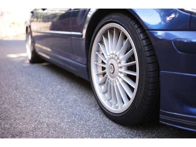 ＢＭＷアルピナ Ｂ３ ３．３ リムジン スイッチトロニック H14年 (近畿) 99