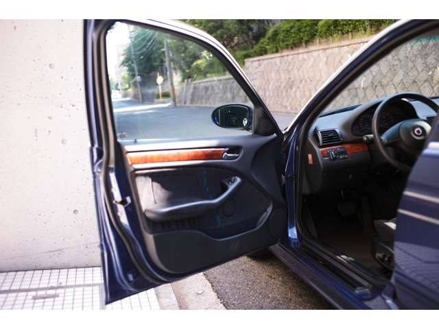 ＢＭＷアルピナ Ｂ３ ３．３ リムジン スイッチトロニック H14年 (近畿) 99