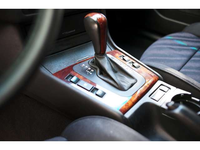 ＢＭＷアルピナ Ｂ３ ３．３ リムジン スイッチトロニック H14年 (近畿) 99