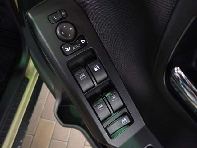 ダイハツ タフト ６６０ Ｇターボ ダーククロム ベンチャー R7年 () 99