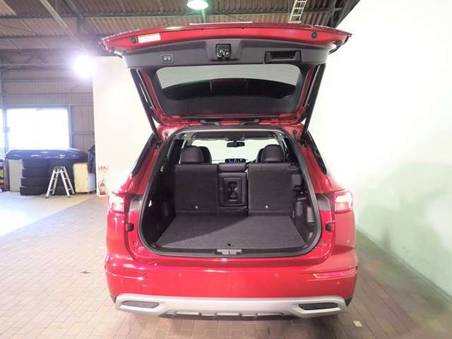 三菱 アウトランダーＰＨＥＶ ２．４ Ｇ ４ＷＤ R5年 (近畿) 99