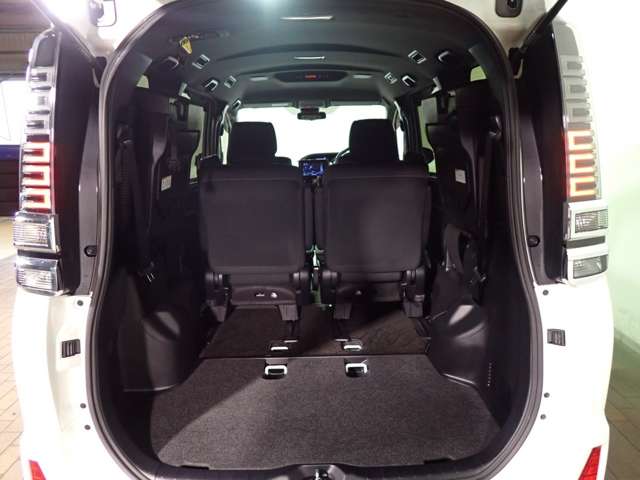 トヨタ ヴォクシー ２．０ ＺＳ 煌ＩＩ R1年 () 99