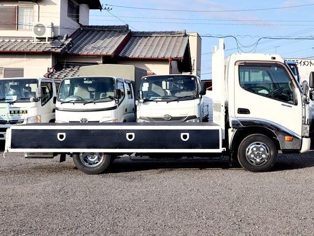 日野自動車 デュトロ 平ボディ 積載２Ｔ 全低床 H29年 (東海) 99