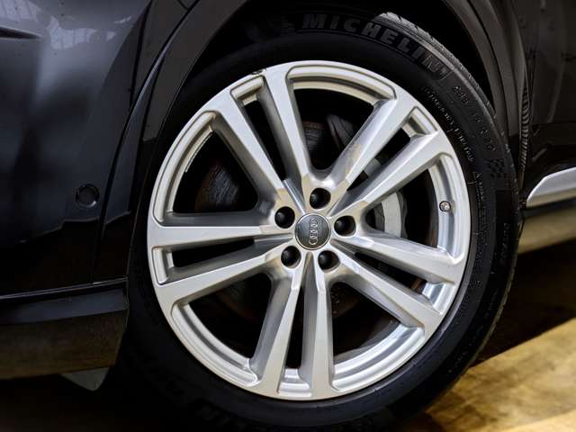 アウディ Ｑ７ ４５ ＴＦＳＩ クワトロ Ｓラインパッケージ ４ＷＤ R2年 (関東) 99