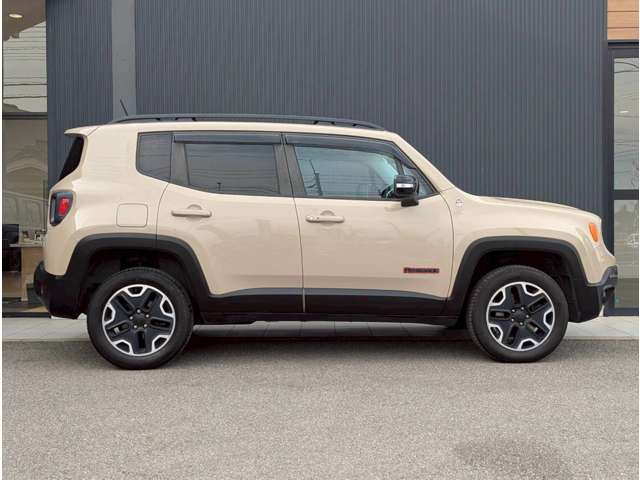 ジープ レネゲード トレイルホーク ４ＷＤ H29年 (四国) 99