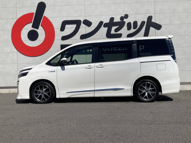 トヨタ ヴォクシー １．８ ハイブリッド Ｖ H27年 (四国) 99