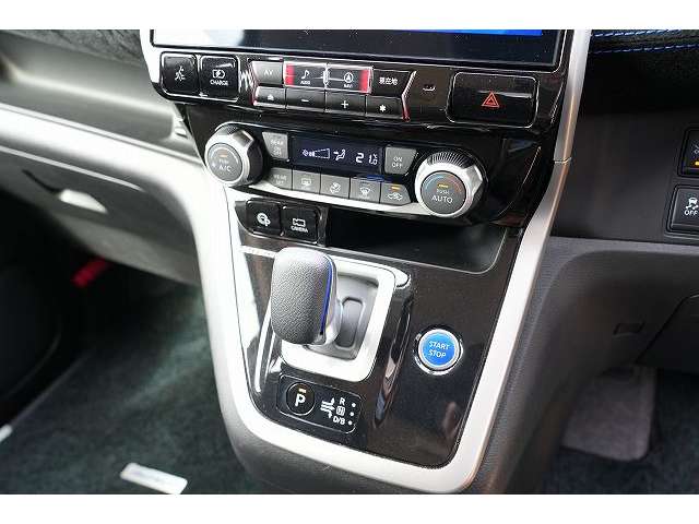 日産 セレナ １．２ Ｅ－ＰＯＷＥＲ ＡＵＴＥＣＨ セーフティパッケージ R1年 () 99