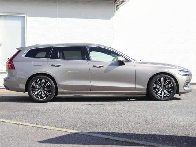 ボルボ Ｖ６０ Ｂ５　インスクリプション R3年 (関東) 99