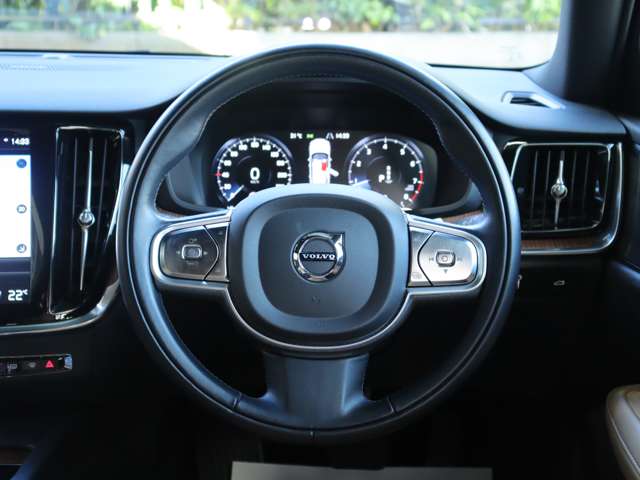 ボルボ Ｖ６０ Ｂ５　インスクリプション R3年 (関東) 99