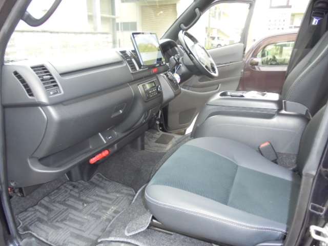トヨタ ハイエースバン ２．８ スーパーＧＬ ダークプライムＩＩ ロングボディ ディーゼルターボ ４ＷＤ R5年 (甲信越・北陸) 99