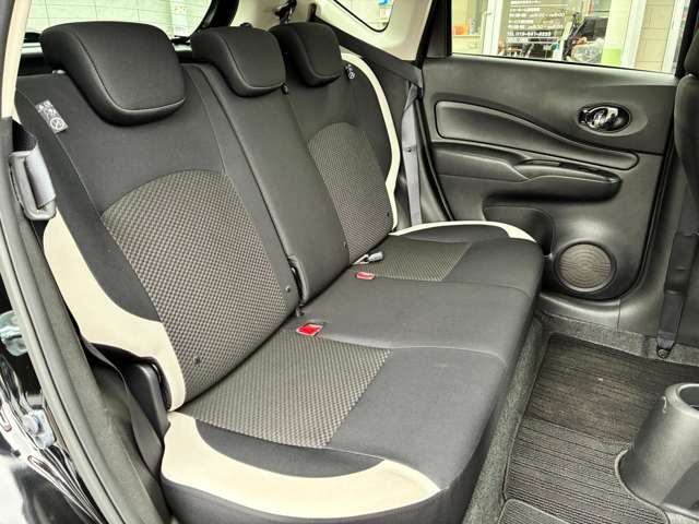 日産 ノート １．２ Ｘ ＦＯＵＲ ４ＷＤ H29年 () 99