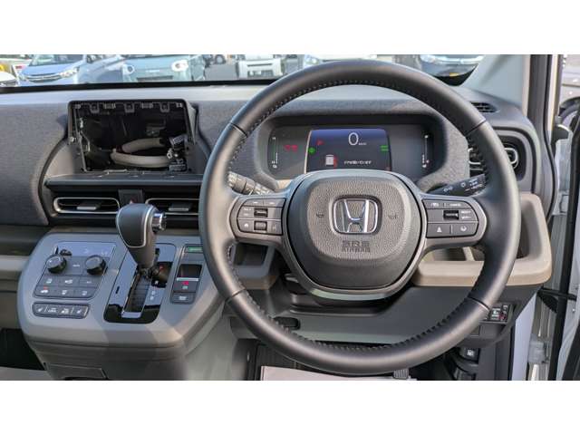 ホンダ フリード　ハイブリッド １．５ Ｅ：ＨＥＶ エアー ＥＸ R8年 (関東) 99
