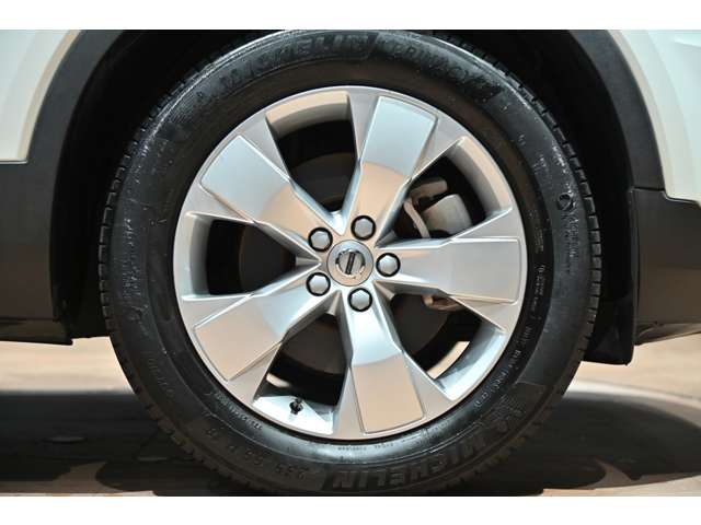 ボルボ ＸＣ４０ Ｂ４ ＡＷＤ モメンタム ４ＷＤ R3年 () 99
