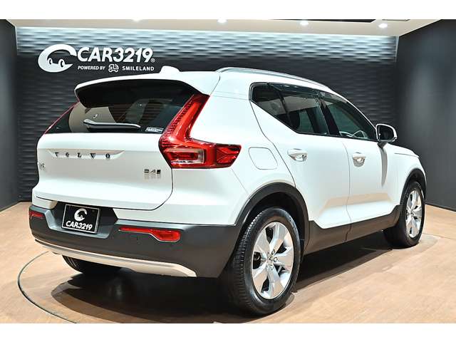 ボルボ ＸＣ４０ Ｂ４ ＡＷＤ モメンタム ４ＷＤ R3年 () 99