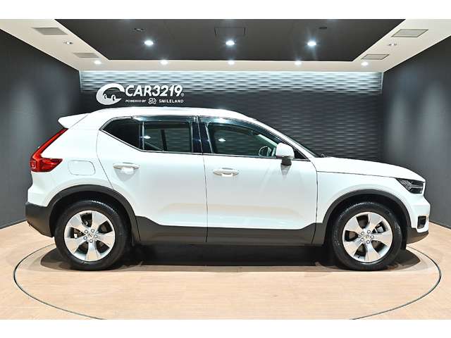 ボルボ ＸＣ４０ Ｂ４ ＡＷＤ モメンタム ４ＷＤ R3年 () 99