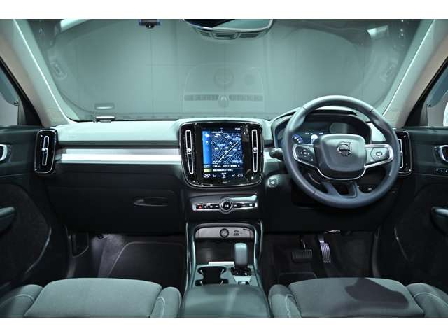 ボルボ ＸＣ４０ Ｂ４ ＡＷＤ モメンタム ４ＷＤ R3年 () 99