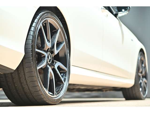 ＡＭＧ Ｅクラス Ｅ５３ ４マチックプラス （ＩＳＧ搭載モデル） ４ＷＤ R1年 () 99