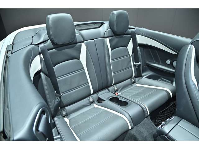 ＡＭＧ Ｃクラスカブリオレ Ｃ６３ Ｓ R1年 () 99