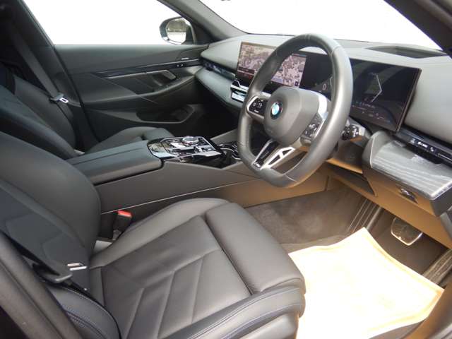 ＢＭＷ ５シリーズ ５２３Ｄ Ｘドライブ Ｍスポーツ ディーゼルターボ ４ＷＤ R6年 (近畿) 99