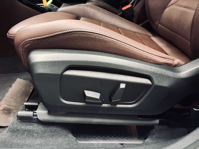 ＢＭＷ ２シリーズアクティブツアラー ２１８Ｉ エクスクルーシブ ＤＣＴ R6年 (近畿) 99