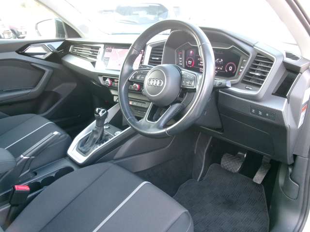 アウディ Ａ１　スポーツバック ３５ ＴＦＳＩ アドバンスト R2年 (九州・沖縄) 99