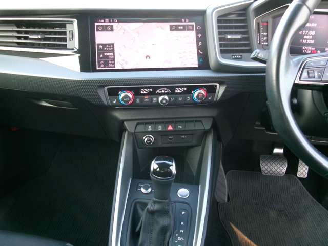 アウディ Ａ１　スポーツバック ３５ ＴＦＳＩ アドバンスト R2年 (九州・沖縄) 99