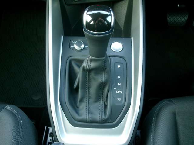 アウディ Ａ１　スポーツバック ３５ ＴＦＳＩ アドバンスト R2年 (九州・沖縄) 99