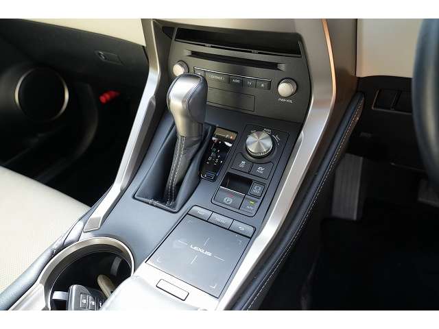 レクサス ＮＸ３００ｈ バージョンＬ H30年 (関東) 99