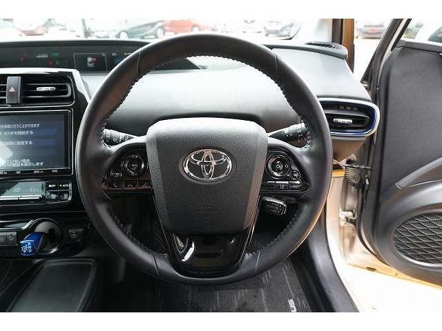 トヨタ プリウス １．８ Ｓ ツーリングセレクション R1年 (関東) 99