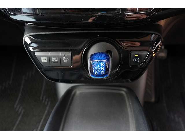 トヨタ プリウス １．８ Ｓ ツーリングセレクション R1年 (関東) 99