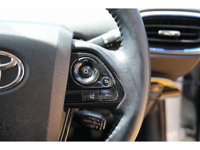 トヨタ プリウス １．８ Ａ ツーリングセレクション R1年 (関東) 99
