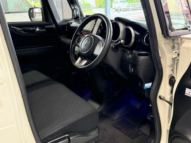 ホンダ Ｎ　ＢＯＸ ６６０ カスタムＧ Ｌパッケージ H25年 (九州・沖縄) 99