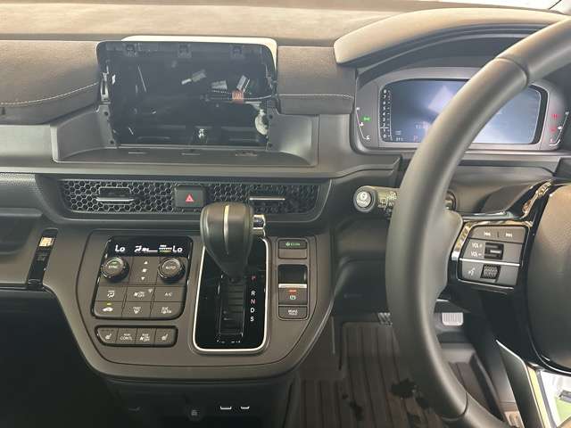 ホンダ ステップワゴン １．５ スパーダ プレミアムライン ４ＷＤ R8年 () 99
