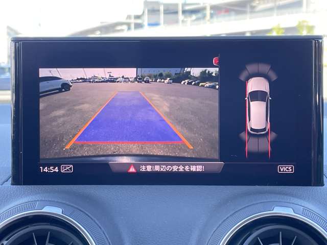 アウディ Ｑ２ ３０　ＴＦＳＩ　スポーツ R1年 (近畿) 99