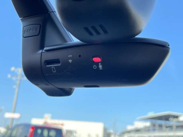 アウディ Ｑ２ ３０　ＴＦＳＩ　スポーツ R1年 (近畿) 99