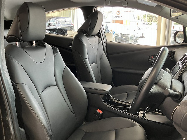 トヨタ プリウス １．８ Ｓ ツーリングセレクション ブラックエディション R4年 (近畿) 99