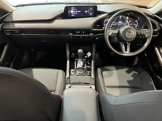マツダ ＭＡＺＤＡ３　セダン ２．０ ２０Ｓ ブラックトーンエディション R5年 (近畿) 99