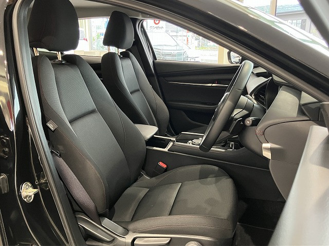 マツダ ＭＡＺＤＡ３　セダン ２．０ ２０Ｓ ブラックトーンエディション R5年 (近畿) 99