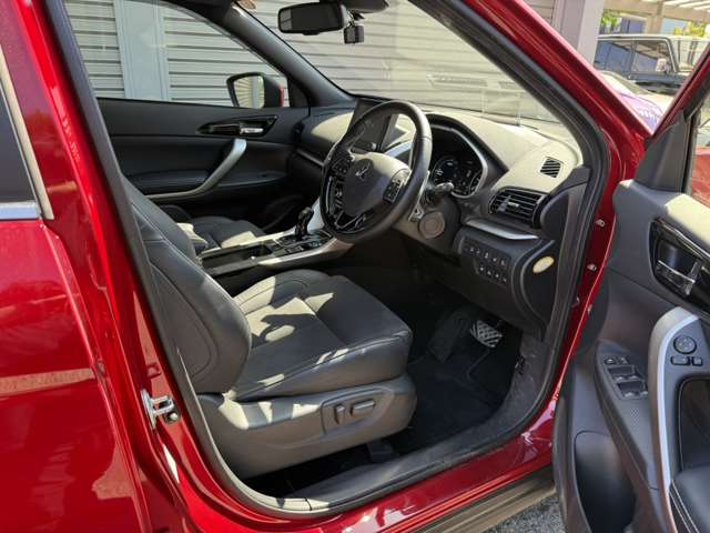 三菱 エクリプス　クロス　ＰＨＥＶ ＰＨＥＶ ２．４ Ｐ ４ＷＤ R4年 (近畿) 99