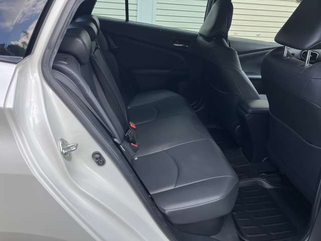 トヨタ プリウス １．８ Ｓ ツーリングセレクション R1年 (近畿) 99