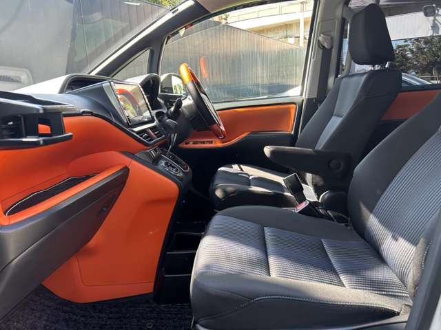 トヨタ ヴォクシー ２．０ ＺＳ H29年 (近畿) 99